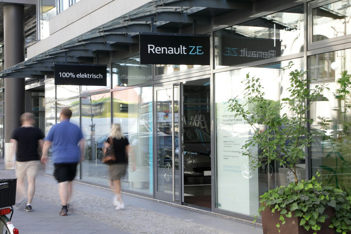 Renault Electric Vehicle Experience Center of Berlin 1200x800