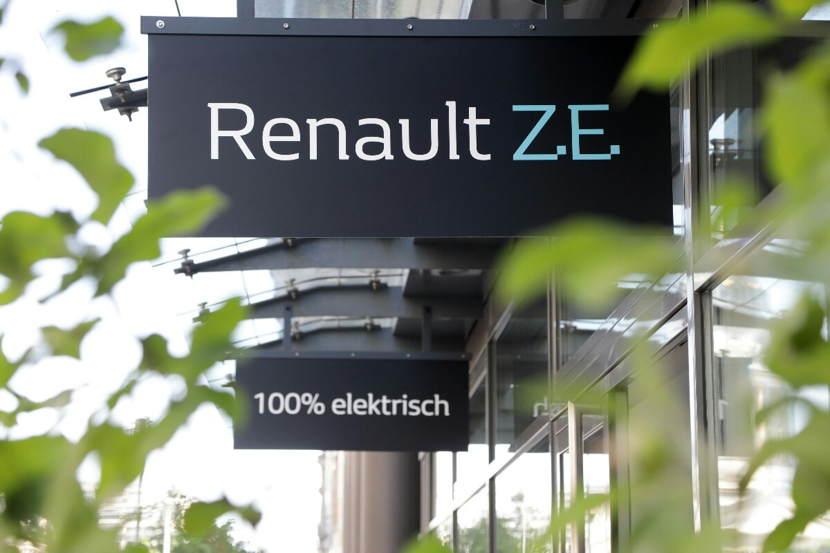  Renault Electric Vehicle Experience Center of Berlin 1200x800