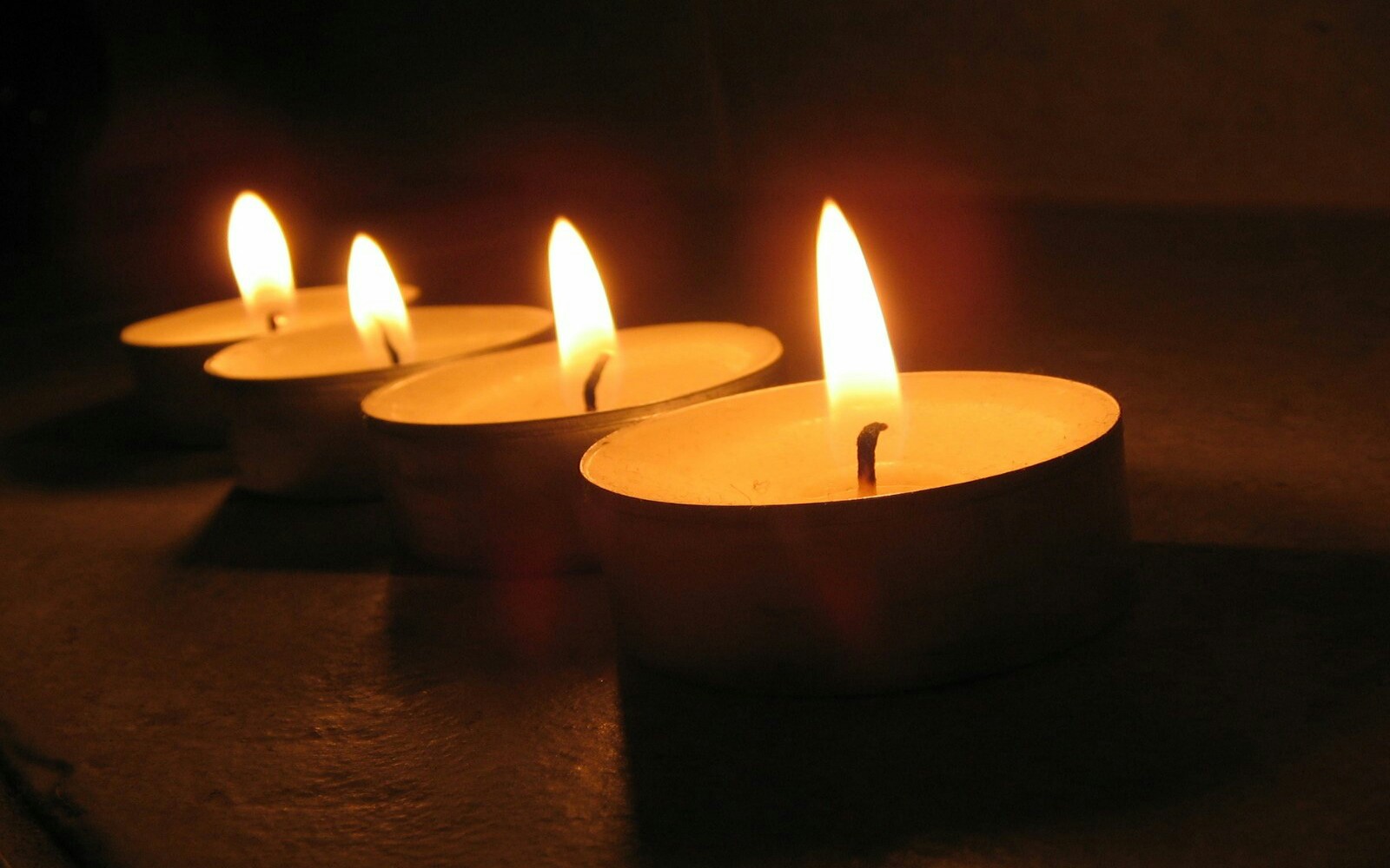 Candles 1315692 1600x1000