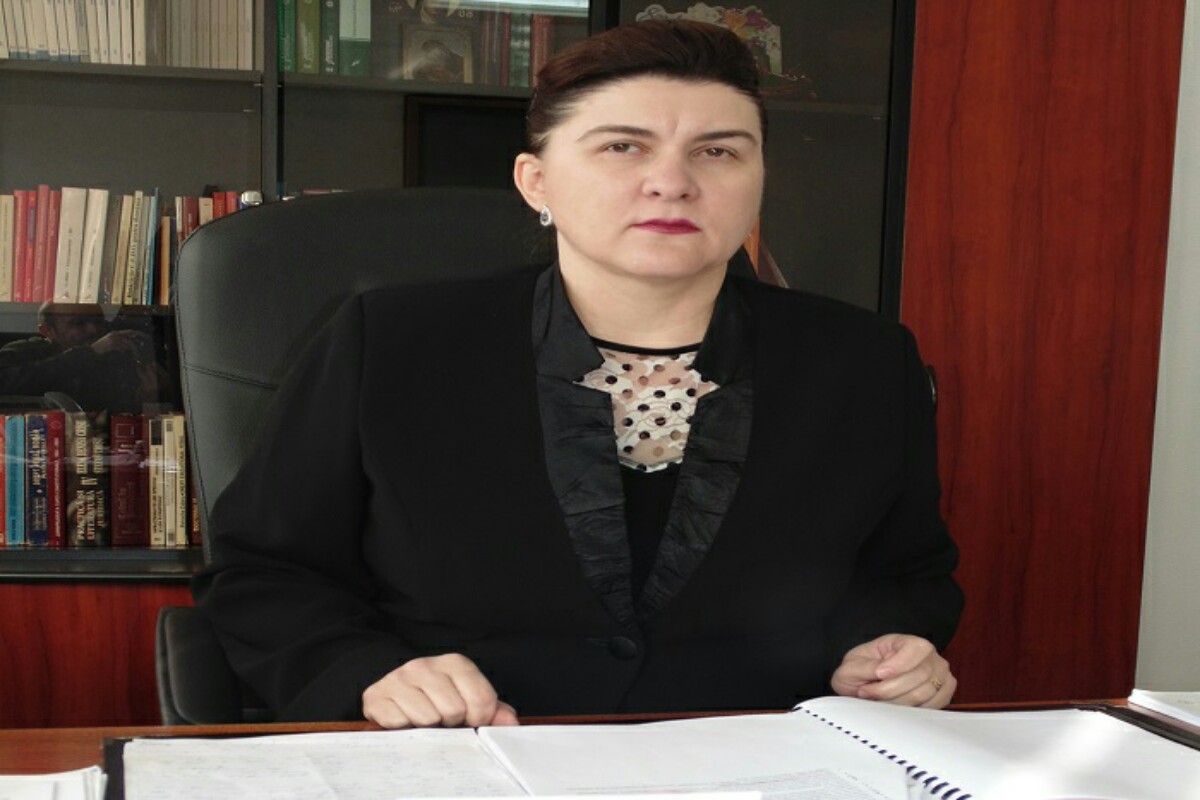 Laura Cristina Lihet1 1200x800