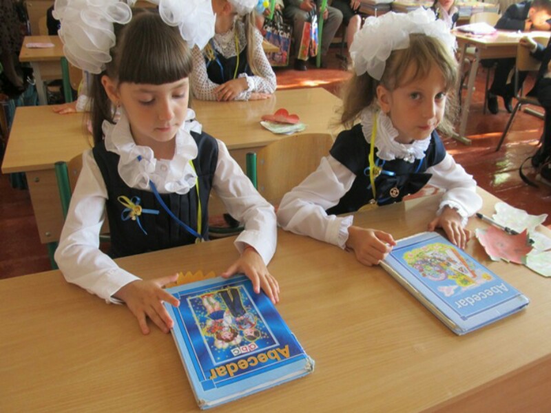 Nu închideți școlile Din Ucraina 800x600