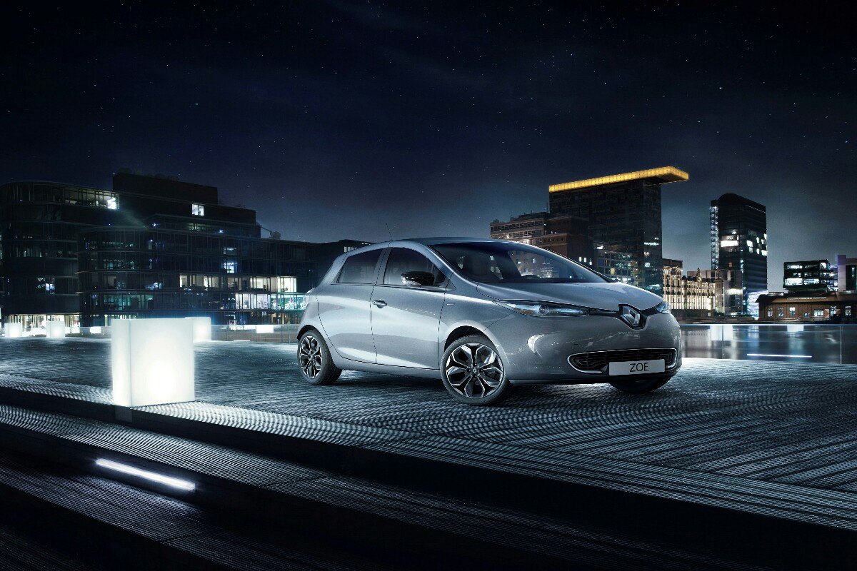 2  Renault ZOE   ICONIC Limited Edition 1200x800