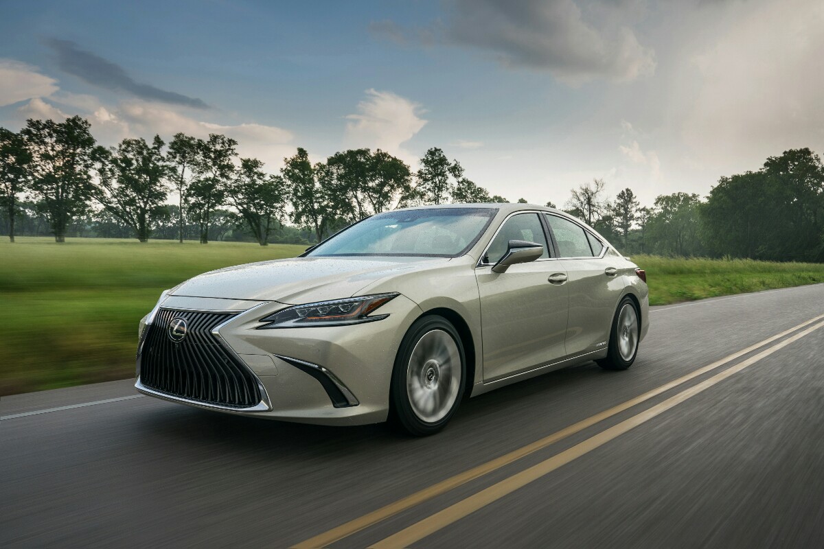 2019 Lexus ES 300hC2 1200x800