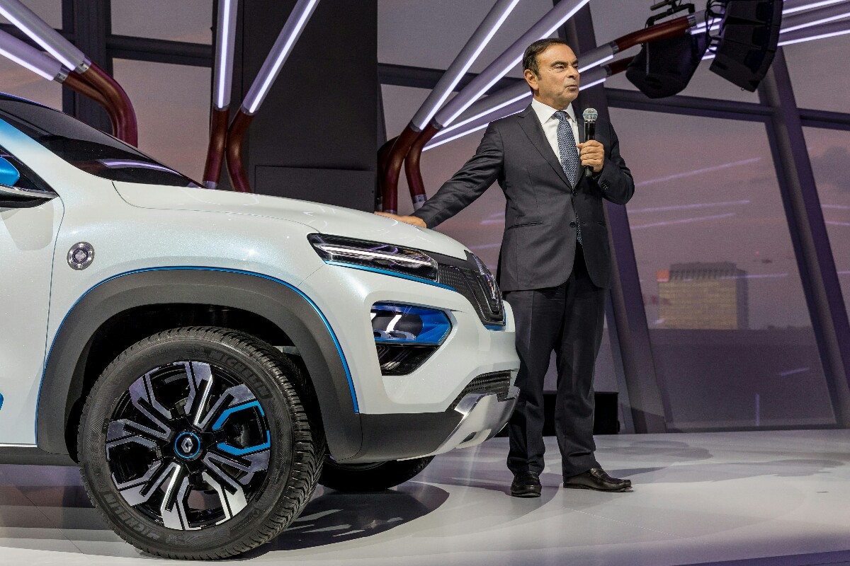 K ZE showcar and Carlos Ghosn2 1200x800