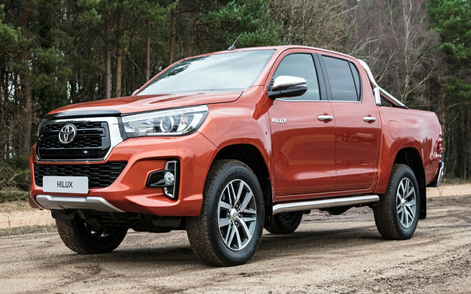 Toyota Hilux 061217 Raw 210 1600x1000