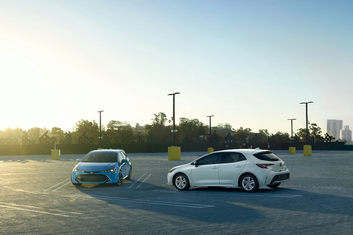 Toyota Corolla Hatchback000