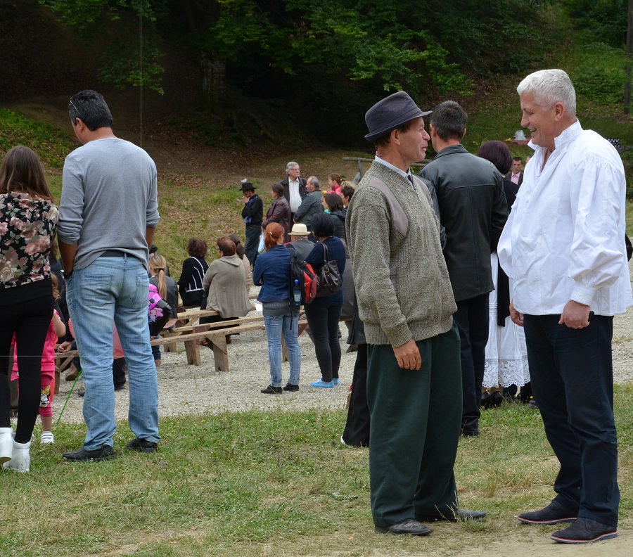 Foto Prefect Baita De Sub Codru