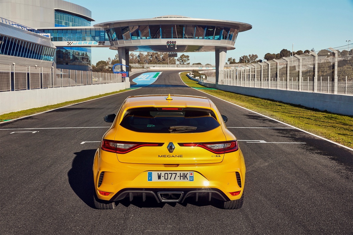 21202756 2018 New Renault MEGANE R S Cup Chassis Tests Drive In Spain